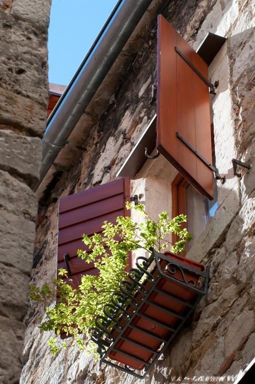 Apartments Salvezani Split Exteriör bild