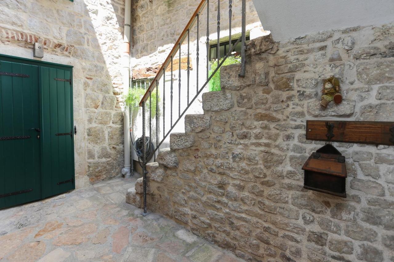 Apartments Salvezani Split Exteriör bild