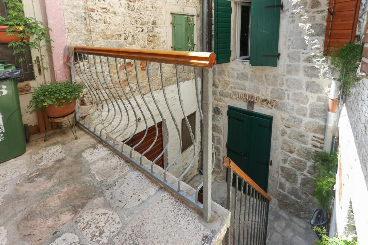 Apartments Salvezani Split Exteriör bild