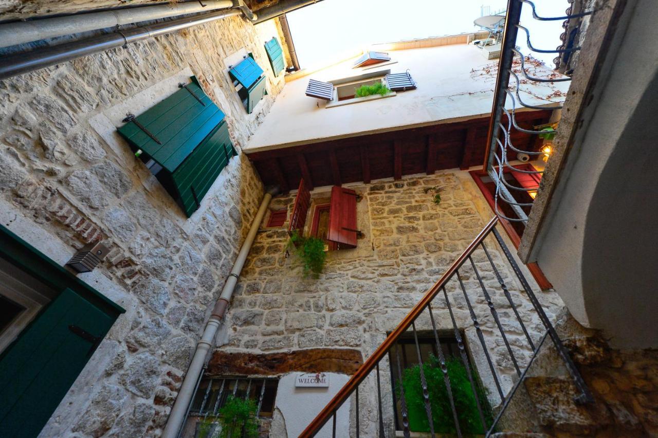 Apartments Salvezani Split Exteriör bild